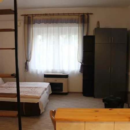 Casa vacanze Sungarden Apartman Szemes *